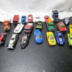 Lot 11 de petites autos item