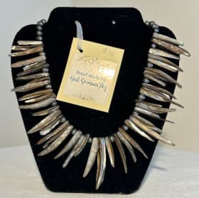 #29 - Shell and pearl necklace item