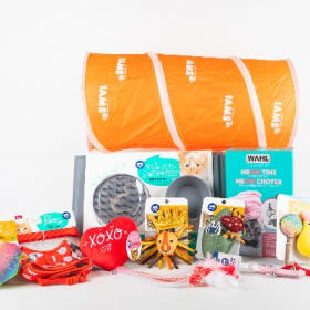 Treat Gift Basket for Cats item
