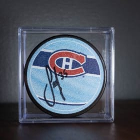 Rondelle autographiée  Samuel Montembeault item