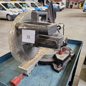 SCIE À ONGLET MATRIX 12" item