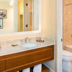 1 Night Stay for 2 in Palace Ocean View Hilton ($654 Value) item