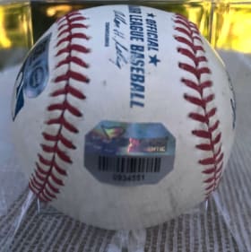 #103: Dave Winfield Signed Baseball ($100 VALUE) item