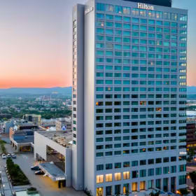 1 nuitée au Hilton Québec item