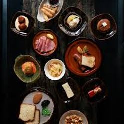 Lot #1 de cartes cadeaux de 200$ au restaurant le Clan. item