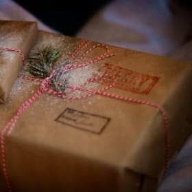 One Complete Christmas Specialty Hamper item