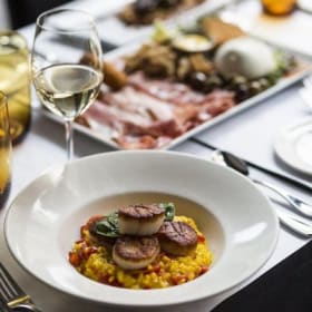 Lot #2  de cartes cadeaux d’une valeur de 400$ (Restaurants) item