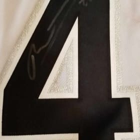 Chandail de Philippe Danault ,  signé       valeur : $320.00 item