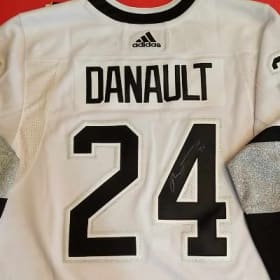 Chandail de Philippe Danault ,  signé       valeur : $320.00 item