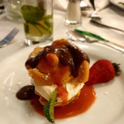 Le Sainte-Hélène auberge et spa nordique  Valeur  $496.71 item