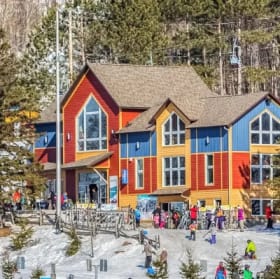 Une paire de billets pour Ski de soirée    Valeur $ 91.76 item