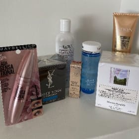 L'Oréal - panier cadeau d'une valeur de 440$ item