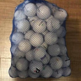 4 forfaits pour une joute de golf et 80 balles Valeur$375.00 item