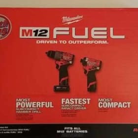 Ensemble de perceuses Milwaukee   valeur de $300.00 item