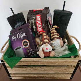 Starbucks Venti Cups Italian Café, Gnome Mug Warmer Delights item