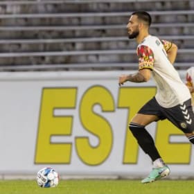 1 Hour Training Session with Louis Almeida - Defender item