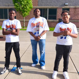 T-Shirt (youth/kidz) item