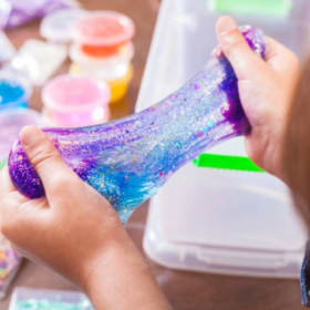 S: Science Station (Glow in the Dark Slime!) item