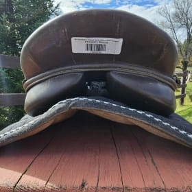 Dressage saddle item
