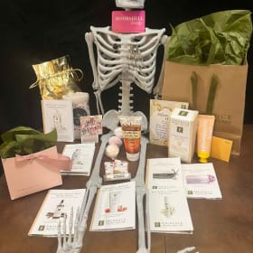 Bombshell Beauty - Luxury Spa Package - $250 Value item