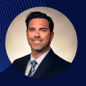 28) Hockey ticket at the Montreal Bell Center and pre-game happy hour item