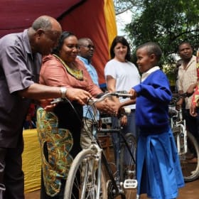 18. Ships 3 bikes - Namibia, Tanzania, Zamia item