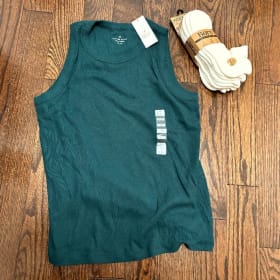 Denver Hayes Fitted Tank Top & Born Outdoors Wool Blnd Socks item