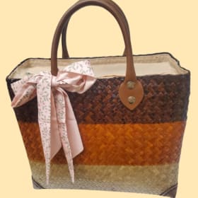 Exquisite Woven Luxurious Bag item