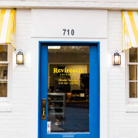 4. Fashionista Coffee Set item