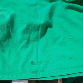 T-shirt vert SMALL ENFANT - GRATUIT item