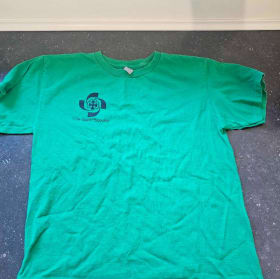 T-shirt vert SMALL ENFANT - 2$ item