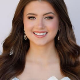 Alexandra McMahan item