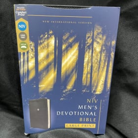 #009 NIV Men's Devotional Bible (Large Print) item