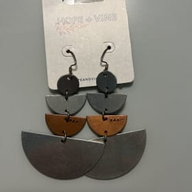Mixed metal earrings item