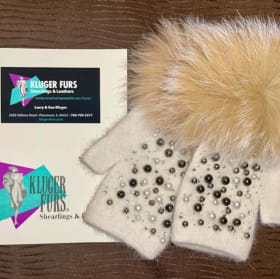 Cream Knitted Fingerless Gloves with Fox Trim & Pearls item