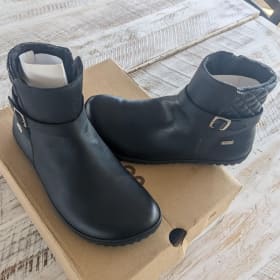 👢 Be Lenka Quilted Ankle Boots – Estimated Value: $80 👢 item