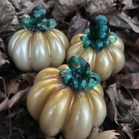 Small Gold Pumpkin - Green Stem item