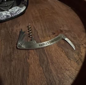 Harley Davison wine bottle set item
