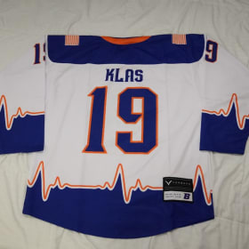 #19 Riley Klas item