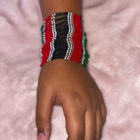 Beaded Kenyan Cuff with snap opening item