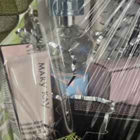 Mary Kay Pretty in Pink item