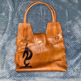 Leather Chiwara purse item