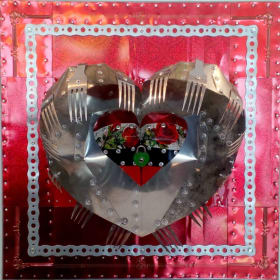 Shell (Open Heart with Forks) item