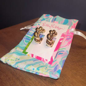 Lilly Pulitzer Island Escape Earrings item