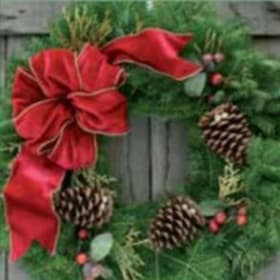 25" CRANBERRY SPLASH WREATH item