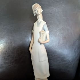 Liadro Nurse Figurine 1974 - Retired Collection item