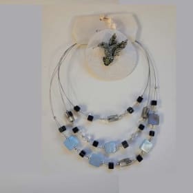 Hummingbird brooch & aquamarine coloured beaded necklace item