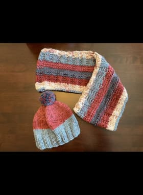 Handmade knit hat & Scarf item