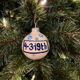 Ornament - SMALL 4-319 Snowflakes item