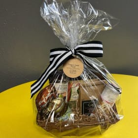 Chestnut Street Gourmet Basket item